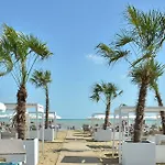 Comfortable Flat With Sea View In Apartment Bibione