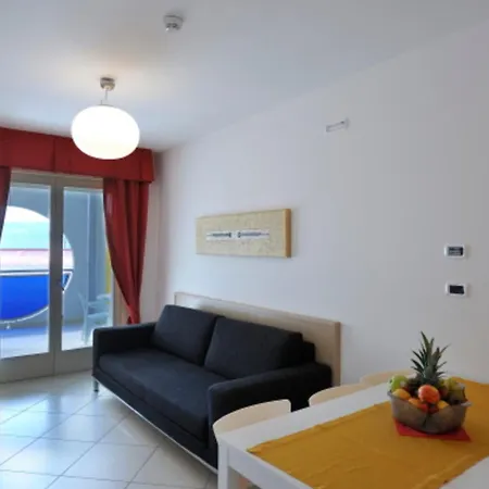 Διαμέρισμα Comfortable Flat With Sea View In Μπιμπιόνε