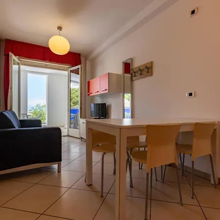 Comfortable Flat With Sea View In