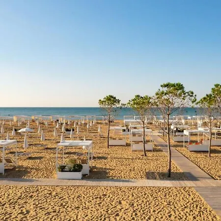 Comfortable Flat With Sea View In Μπιμπιόνε